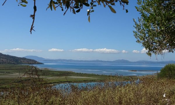 Albanie kust bij Butrint